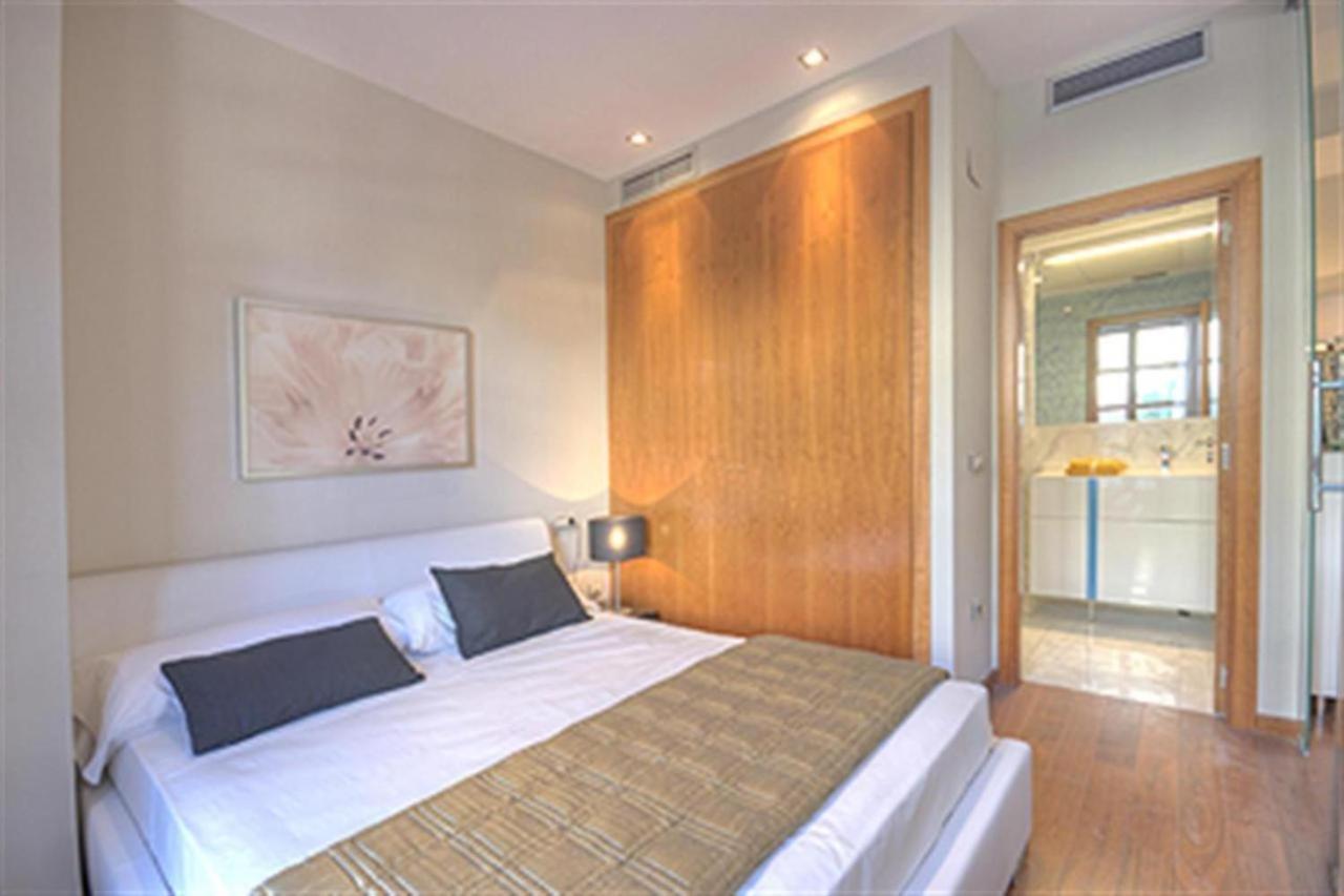 Moderno Apartamento En La Plaza Del Tossal 瓦伦西亚 外观 照片